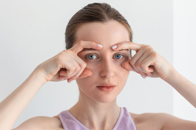 目の下のたるみに効果的なトレーニング・エクササイズの具体例