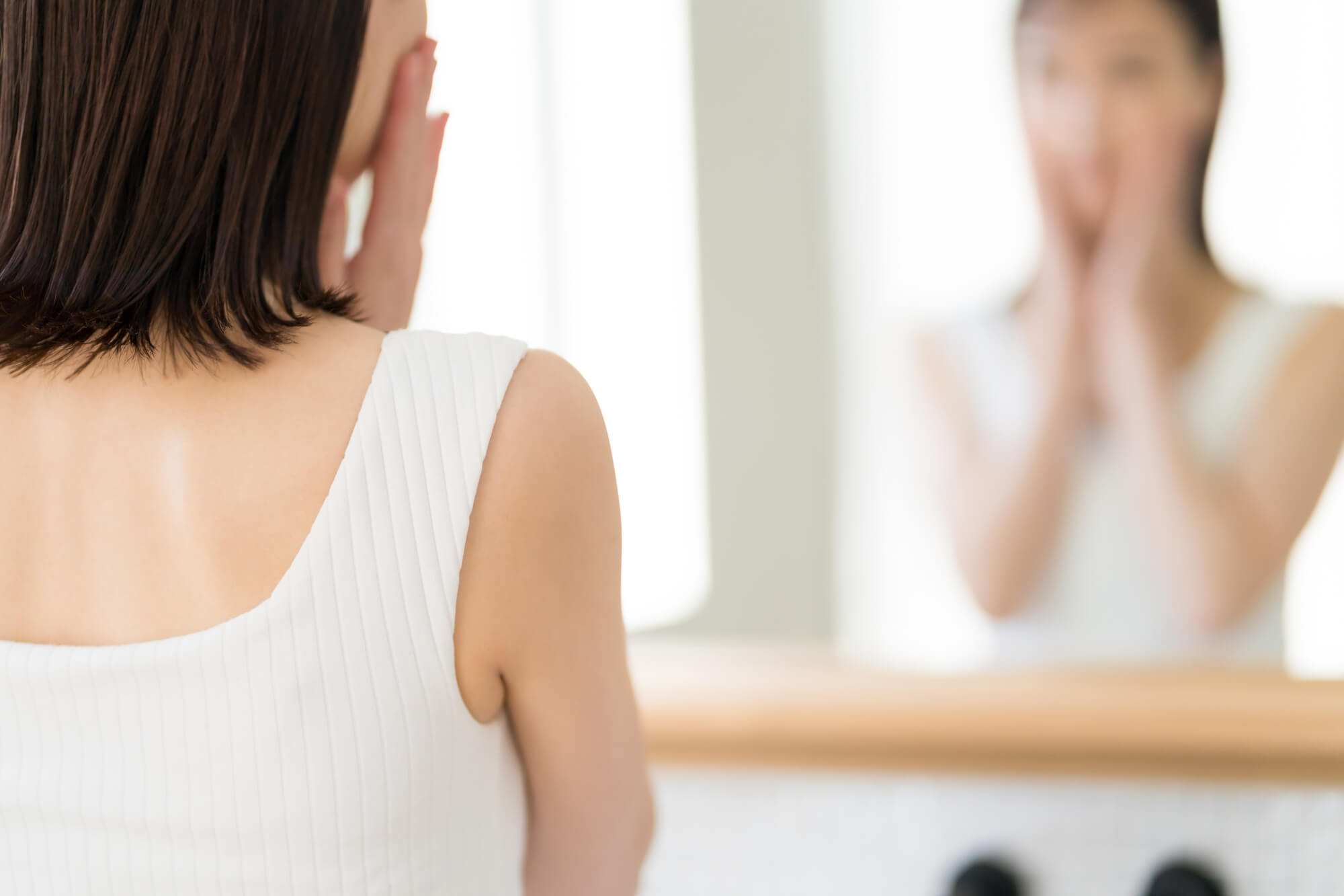 若いのに目尻にシワができる5つの原因